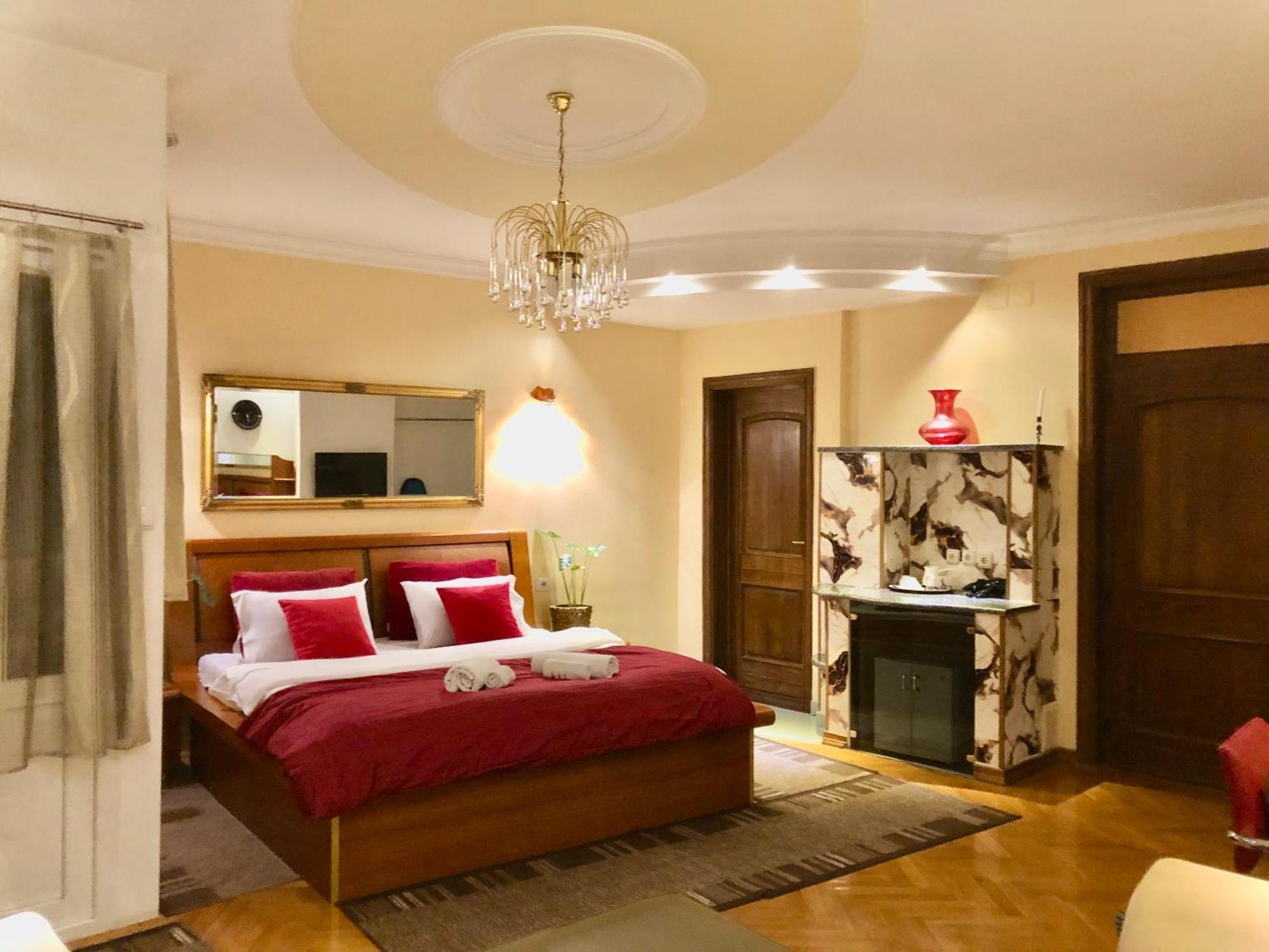 Urban Boutique Hotel Приштина Экстерьер фото