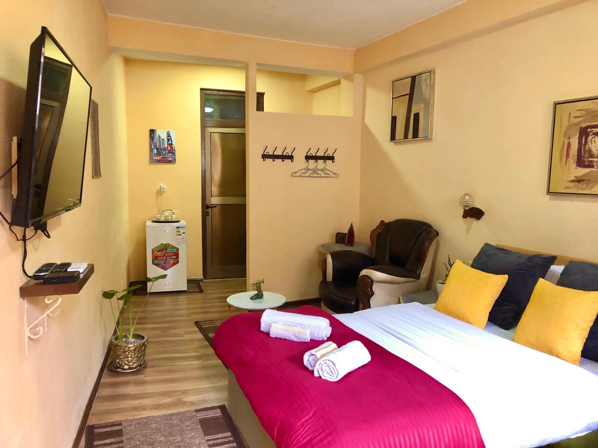 Urban Boutique Hotel Приштина Номер фото