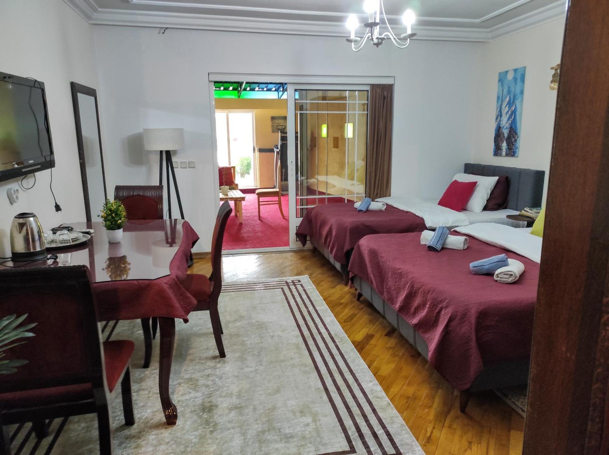 Urban Boutique Hotel Приштина Экстерьер фото