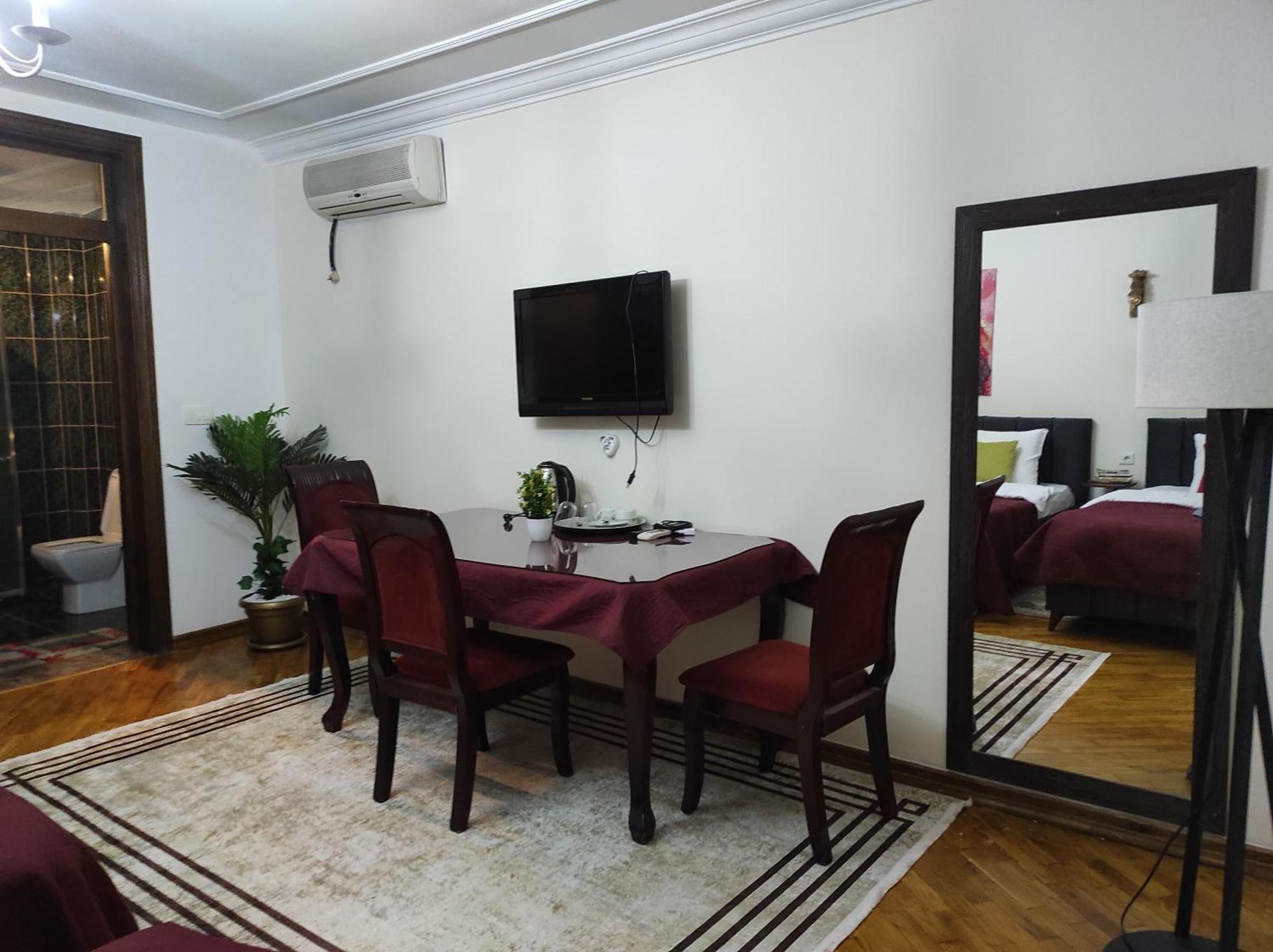 Urban Boutique Hotel Приштина Экстерьер фото