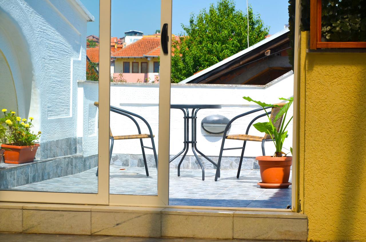 Urban Boutique Hotel Приштина Экстерьер фото